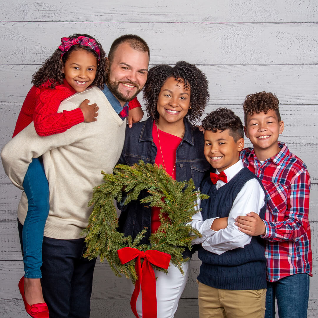 https://jcpportraitdev.lifetouch.com/brushed-pines-holiday/