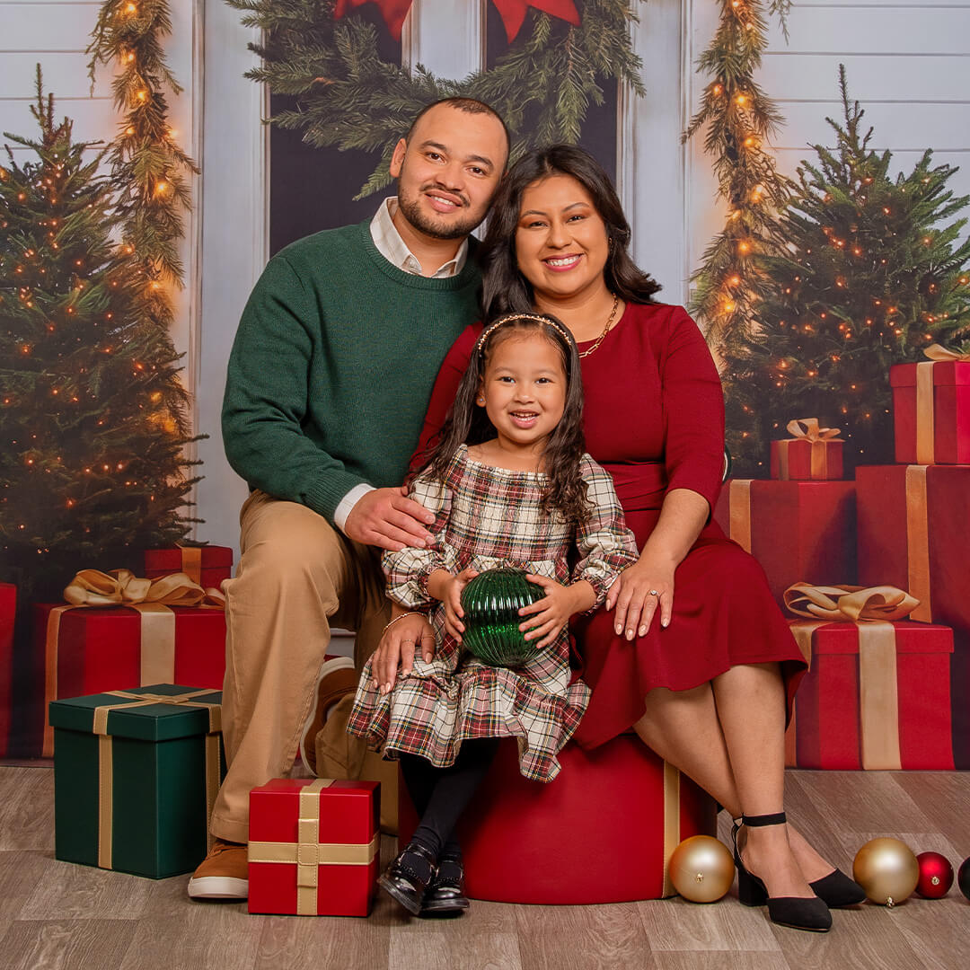 https://jcpportraitdev.lifetouch.com/holiday-backgrounds/